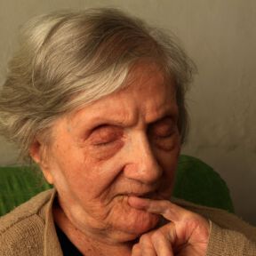 Grandma 1937451 e35a278cf3841a278f6eb09b695d6681 2000